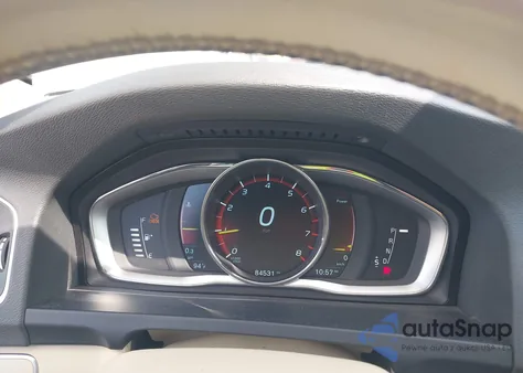 2015 Volvo S60 T5 Premier z USA, uszkodzony, nr VIN YV140MFK9F1353755